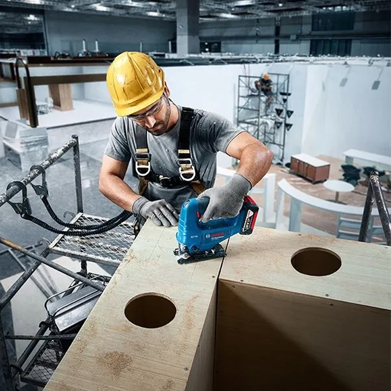 Bosch GST 183-LI Professional  - Woodworking Saw review and price